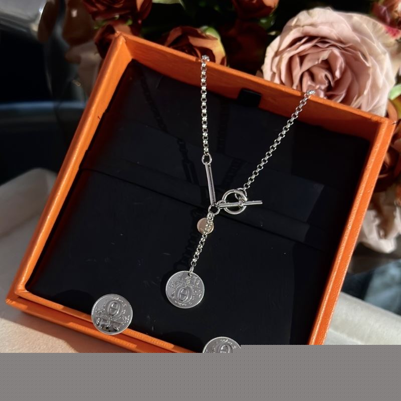 H**mes necklaces
